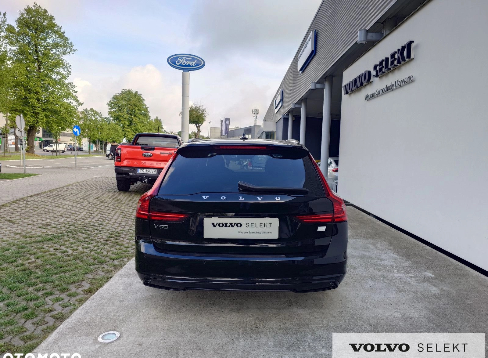 Volvo V90 cena 212900 przebieg: 30930, rok produkcji 2021 z Gorlice małe 781